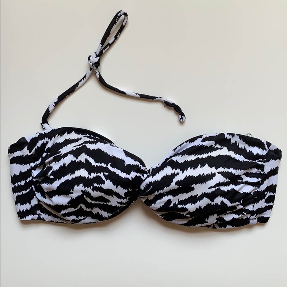 SALE❗️ Victoria’s Secret Zebra Pattern Bathingsuit Top